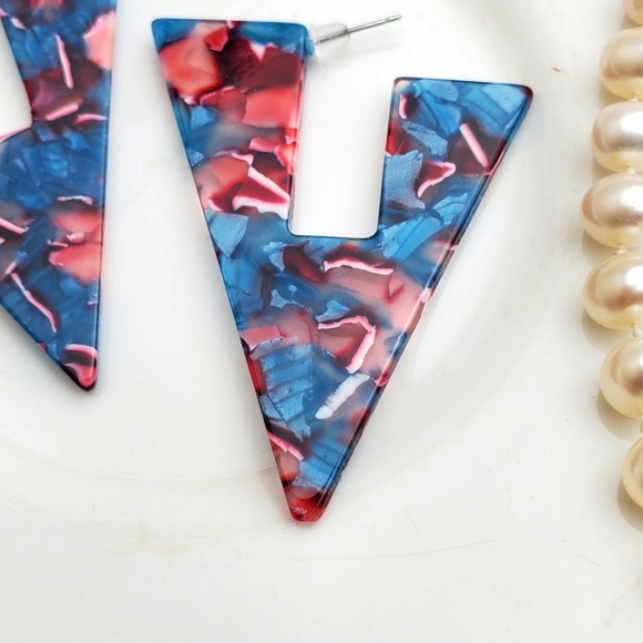 💫5/$25 Stunning Abstract Earrings 💛 - Picture 3 of 3